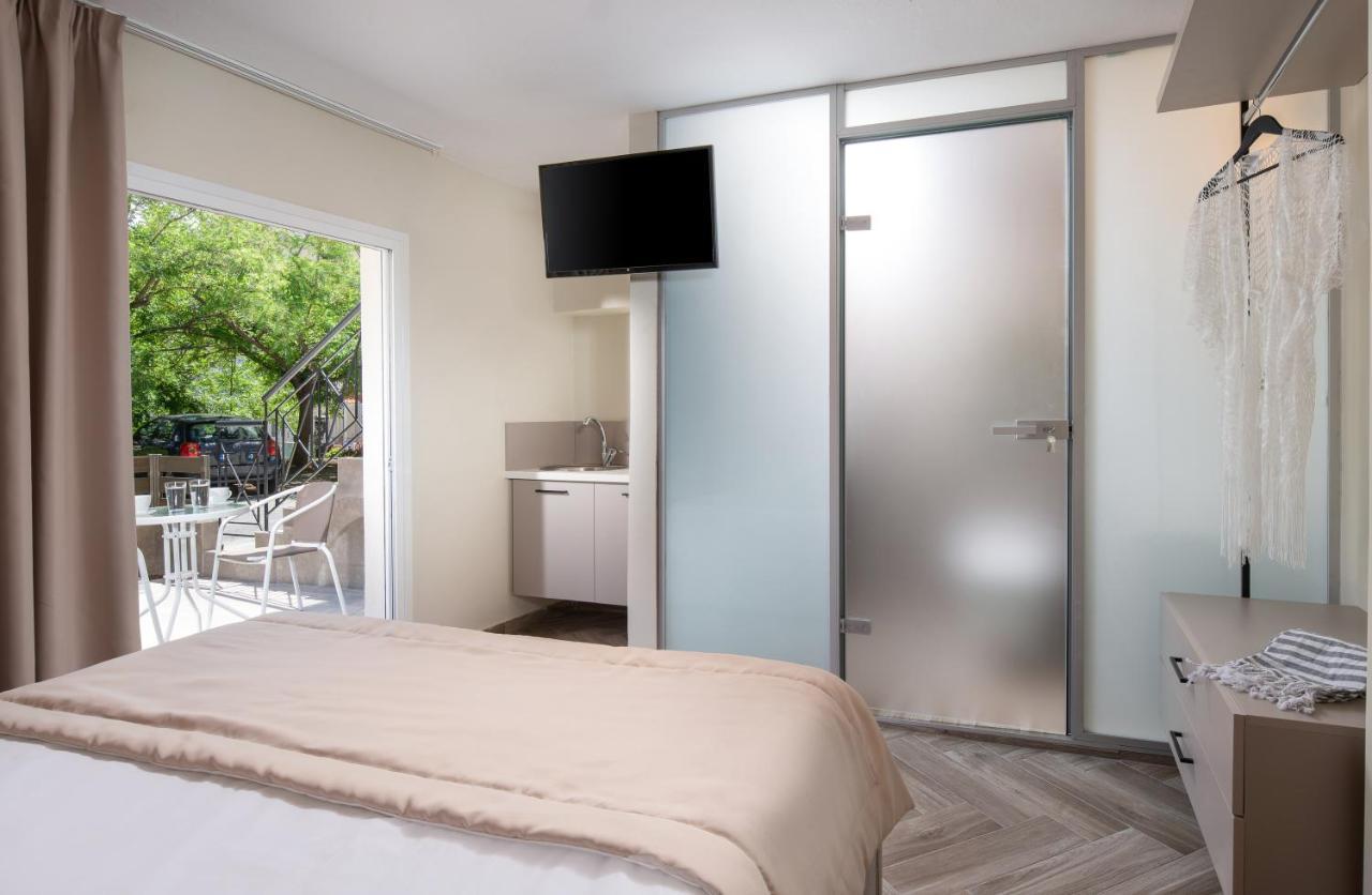 Olenia Luxury Apartments 1 Neos Marmaras Exterior photo